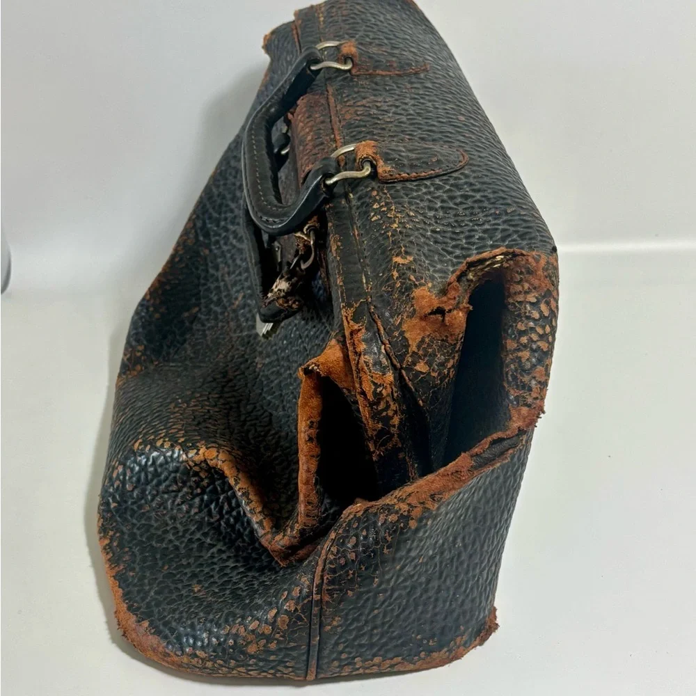 Vintage Leathers Doctors Bag Circa 1920s Leather Handles Lock Closure Bun Feet